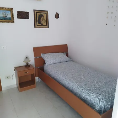 アパート Casa Al Mare Cicerata バルチェッローナ・ポッツォ・ディ・ゴット