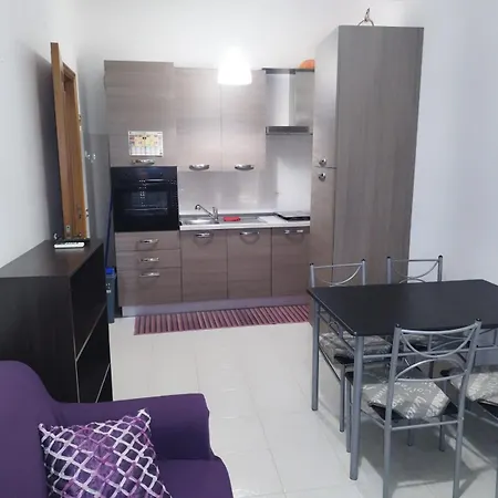 Casa Al Mare Cicerata バルチェッローナ・ポッツォ・ディ・ゴット