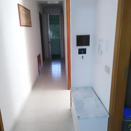 Casa Al Mare Cicerata アパート バルチェッローナ・ポッツォ・ディ・ゴット